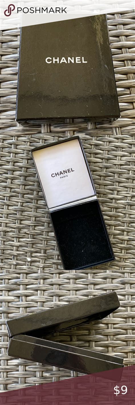 chanel necklace box